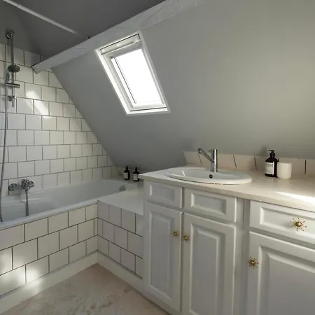 Semesterbostad Harmony Homes - Le Bleu - Indoor Pool Sauna & Le Planquay